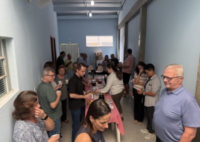 Participantes do evento Curso de Orientação ao Expositor Espírita na U.E. Paschoal Grossi no momento do café